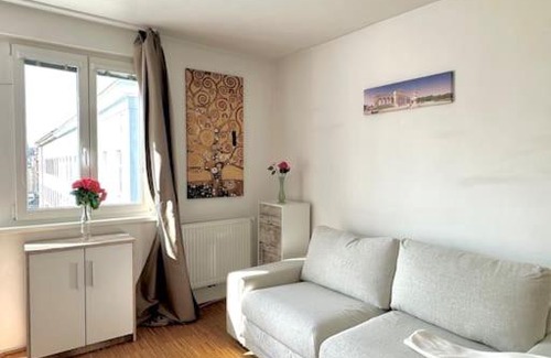 Meidling Apartamento | Sunny Balcony City Apartment