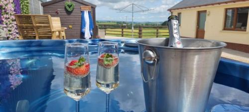 Llangynog Casa | Sunny Bank- Countryside Escape with Private Hot Tub and countryside views