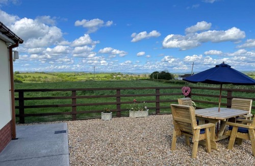 Llangynog Casa | Sunny Bank- Countryside Escape with Private Hot Tub and countryside views