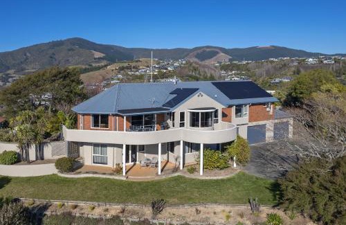 Nelson Casa | Sunny Bayview Retreat