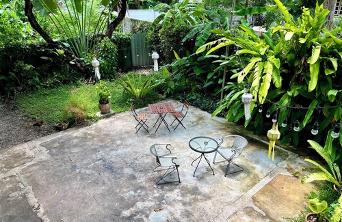 Chang Phueak Casa | Sunny Bedroom with AC in Prime Location - Peaceful Stay in Modern Thai House