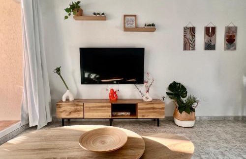 Ciudad Universitaria Apartamento | Sunny Benalbeach Escape Pools and Beach