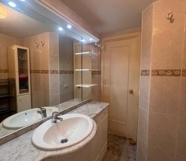Ciudad Universitaria Apartamento | Sunny Benalbeach Escape Pools and Beach