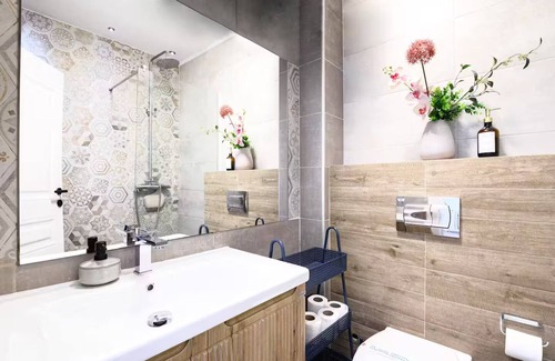 Slavija Apartamento | Sunny blossom 10min.from Knez M. street, park.