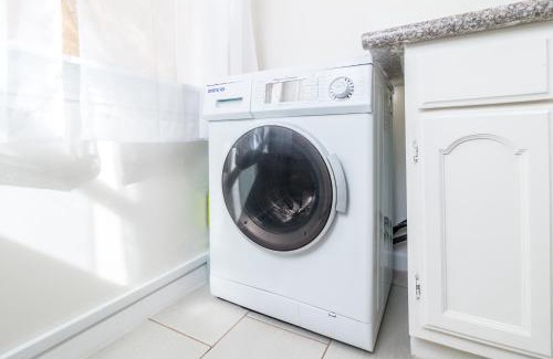 Melrose Apartamento | Sunny Boho Chic West Hollywood Flat!