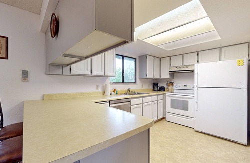 Jacoby Creek Casa | Sunny Brae home with private, enclosed yard - close to golf, hiking, & town