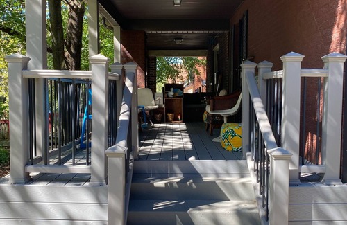 Squirrel Hill Casa | Sunny Bunny House Eco-Luxe Vacation Retreat.