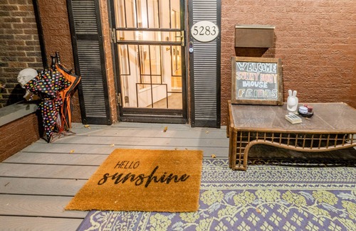 Squirrel Hill Casa | Sunny Bunny House Eco-Luxe Vacation Retreat.