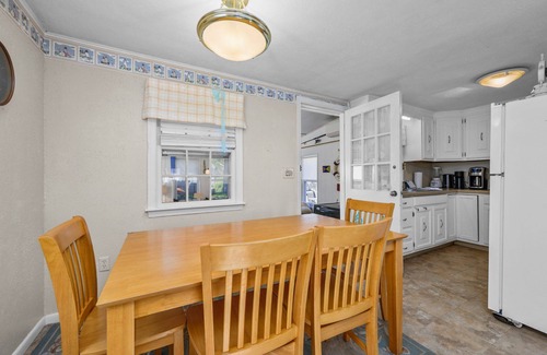 West Yarmouth Cabaña | Sunny Cape Cod Cottage Near Lewis Bay