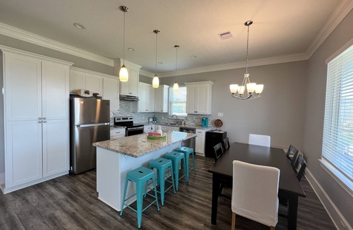 Pointe San Luis Casa | Sunny Catalina, family friendly 10 minutes walk from private beach