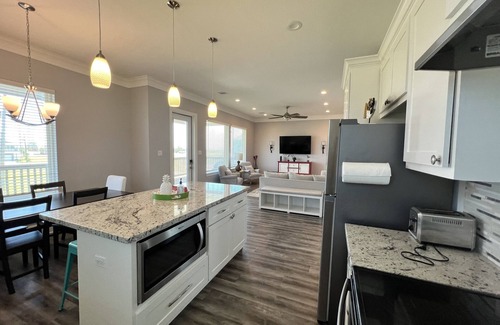 Pointe San Luis Casa | Sunny Catalina, family friendly 10 minutes walk from private beach