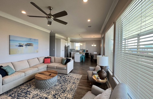 Pointe San Luis Casa | Sunny Catalina, family friendly 10 minutes walk from private beach