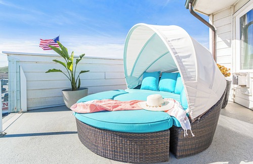 Cayucos Casa | Sunny Cayucos Studio w/ Full Kitchen + Lounge Access by the Beach