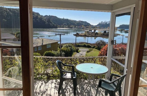 Kaiteriteri Casa | Sunny, Classic Kiwi Beach House! Central to Beach and mountain bike park