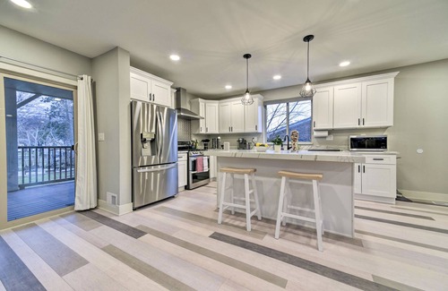 Clawson Casa | Sunny Clawson Home w/ Yard - Walk to Main St!