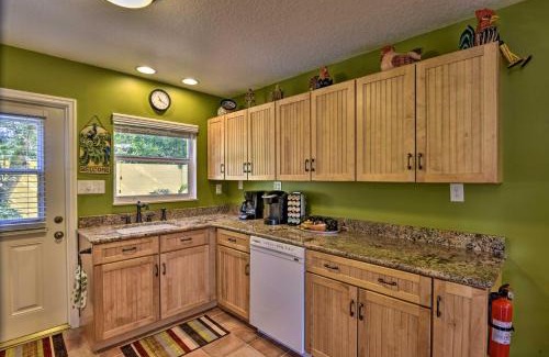 Cocoa Beach Casa | Sunny Cocoa Beach Escape with Bikes, Walk to Beach