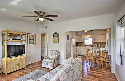 Cocoa Beach Apartamento | ¡NUEVO! Cocoa Beach Home: Walk to Ocean + Atracciones