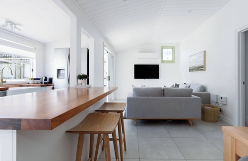 Launceston CBD Apartamento | Sunny Cottage Retreat Close to Town Delights