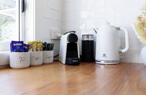 Launceston CBD Apartamento | Sunny Cottage Retreat Close to Town Delights