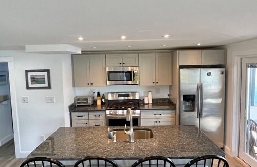 Onset Cabaña | Sunny Cottage with Backyard Swimming, Water views, close to Downtown/Restaurants/Beaches. Bring your Water shoes!!