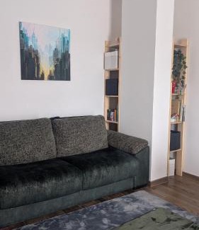 Municipio 2 Apartamento | Sunny Courtyard Sleeps 4 with Parking