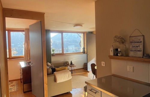 Trin Apartamento | Sunny & cozy apartment with mountain view, very private, free parking, public transport