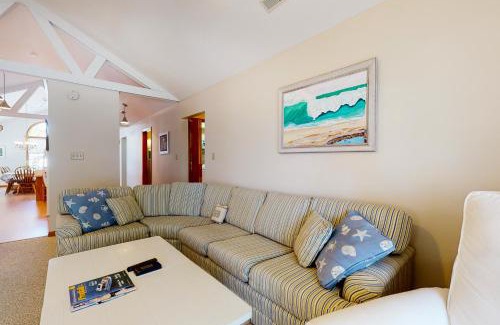 Caine Woods Casa | Sunny Day