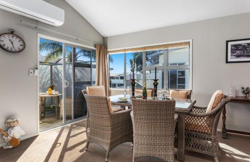 Ohope Casa | Sunny Daze - Ohope Beach Holiday Home