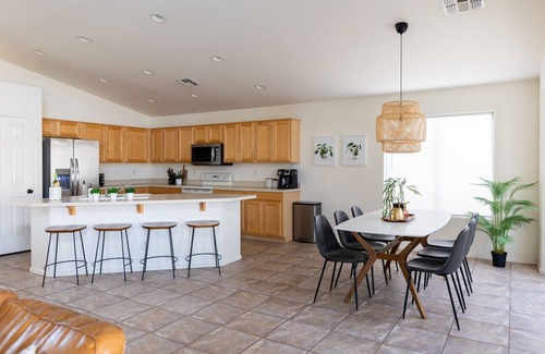 El Mirage Casa | Sunny Desert Escape with Heated POOL! Near Spring Training, Stadium & Westgate