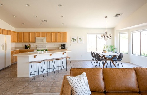 El Mirage Casa | Sunny Desert Escape with Heated POOL! Near Spring Training, Stadium & Westgate