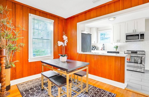 Tampa Casa | Sunny, dog-friendly central cottage with fenced yard & updated interior