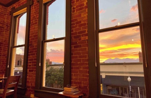 Salida Apartamento | Sunny Downtown Condo above the Coffee Shop