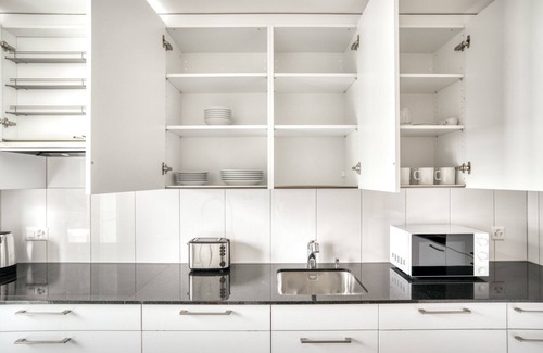 Meilen District Apartamento | Sunny Erlenbach 3.5 Room w/ Storage, 3 min to Market, by Blueground