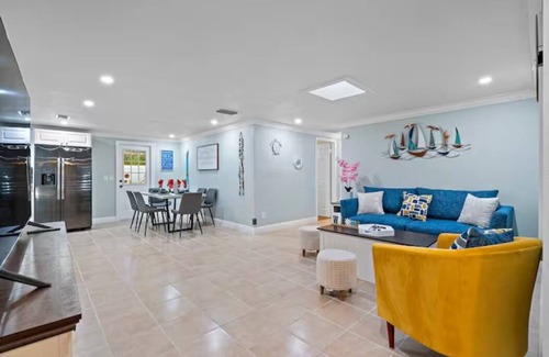 Pinellas Park Casa | Sunny Escape in Pinellas Park