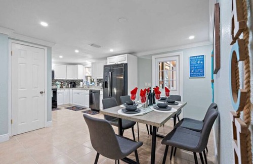 Pinellas Park Casa | Sunny Escape in Pinellas Park