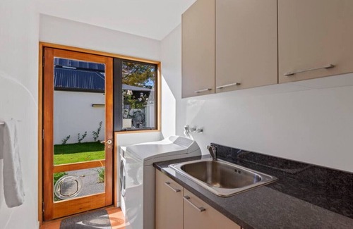 Merivale Casa | Sunny Family Home on Garden