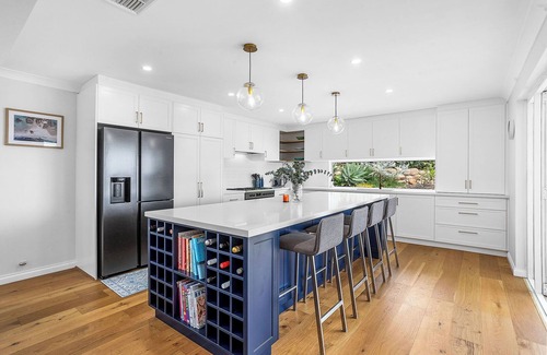 Hillarys Casa | Sunny Family Retreat with Pool & Balcony