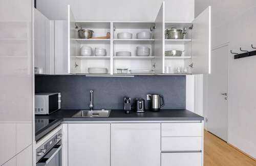 Favoriten Apartamento | Sunny Favoriten 1BR w/ Gym & Lounge, walk to Hauptbahnhof, by Blueground