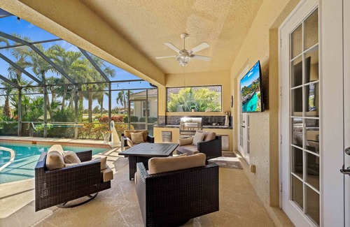Timber Ridge Casa | Sunny FL home! Beautiful pool setting! Close to Beaches! Peaceful neighborhood!