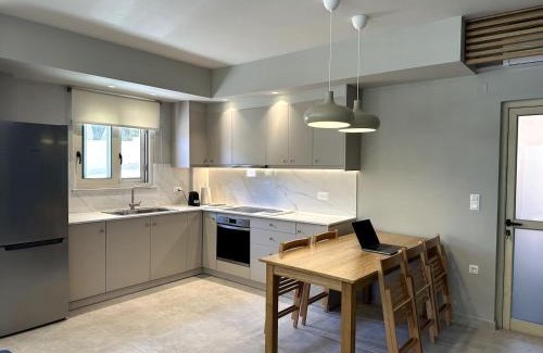 Gerani Apartamento | Sunny flat among olive trees, next to the beach