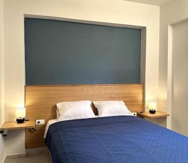 Gerani Apartamento | Sunny flat among olive trees, next to the beach