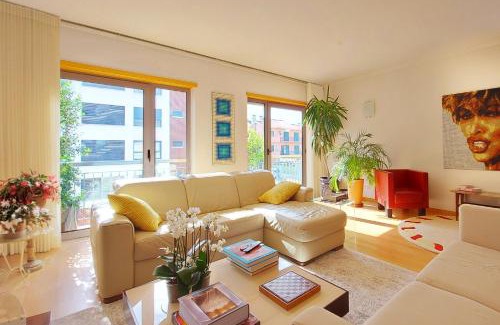 Queijas Apartamento | Sunny Flat Lisbon Oeiras