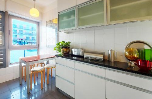 Queijas Apartamento | Sunny Flat Lisbon Oeiras