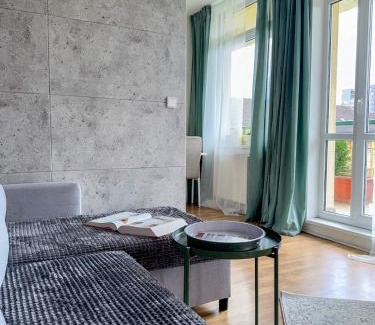 Prague 4 Apartamento | Sunny Flat with Terrace & Park View Near City Centre