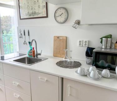 Prague 4 Apartamento | Sunny Flat with Terrace & Park View Near City Centre