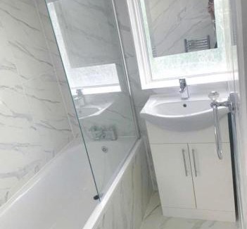 Hendon Apartamento | Sunny Gardens 3-Bed Apartment in London
