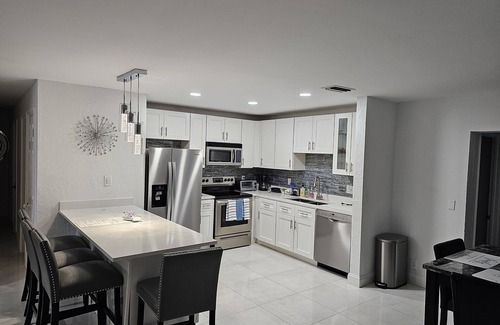 Lauderdale Lakes Casa | Sunny Goldie in Lauderdale Lakes
