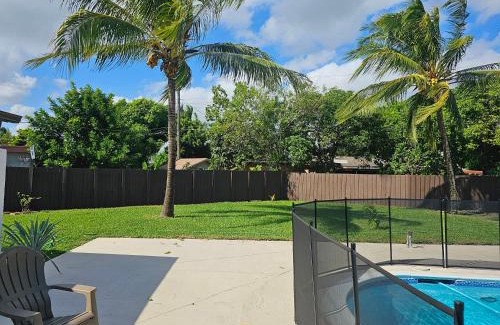 Lauderdale Lakes Casa | Sunny Goldie