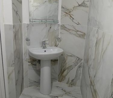 Gjirokaster Apartamento | Sunny Guest House