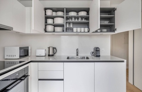 Gundeldingen Apartamento | Sunny Gundeldingen 3 Room w/ Storage, nr Basel Main Stn, by Blueground